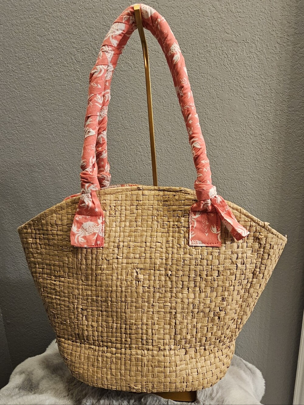 LULU's Coastal Crab Straw Tote - Picture 6 of 8